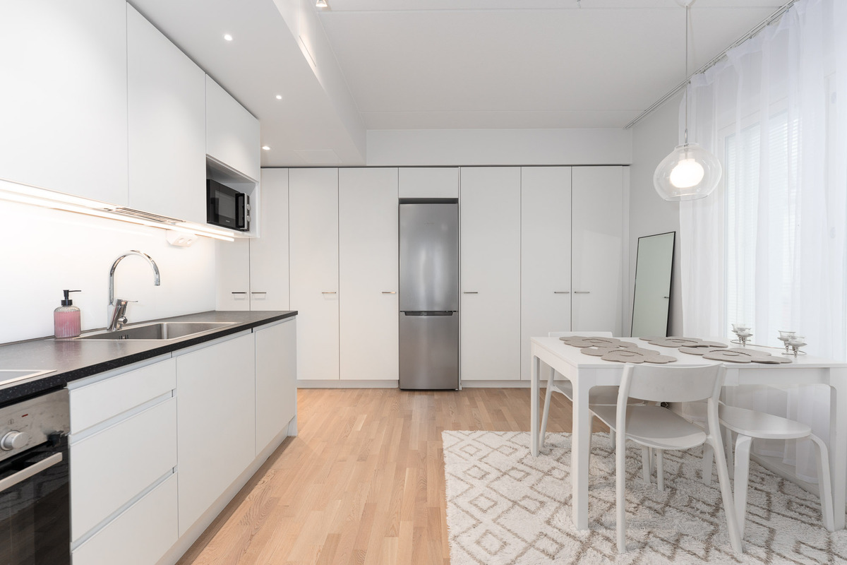 Keittiön ja eteisen kaapistot