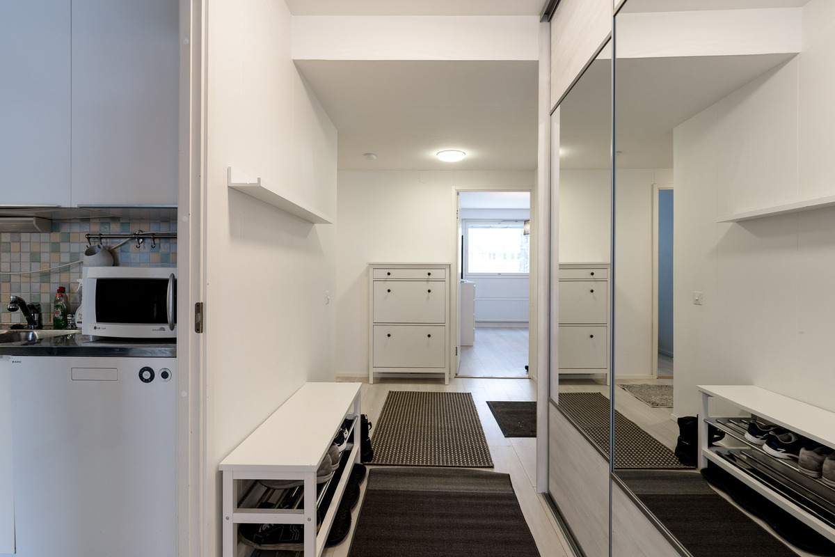 Keittiöstä eteiseen