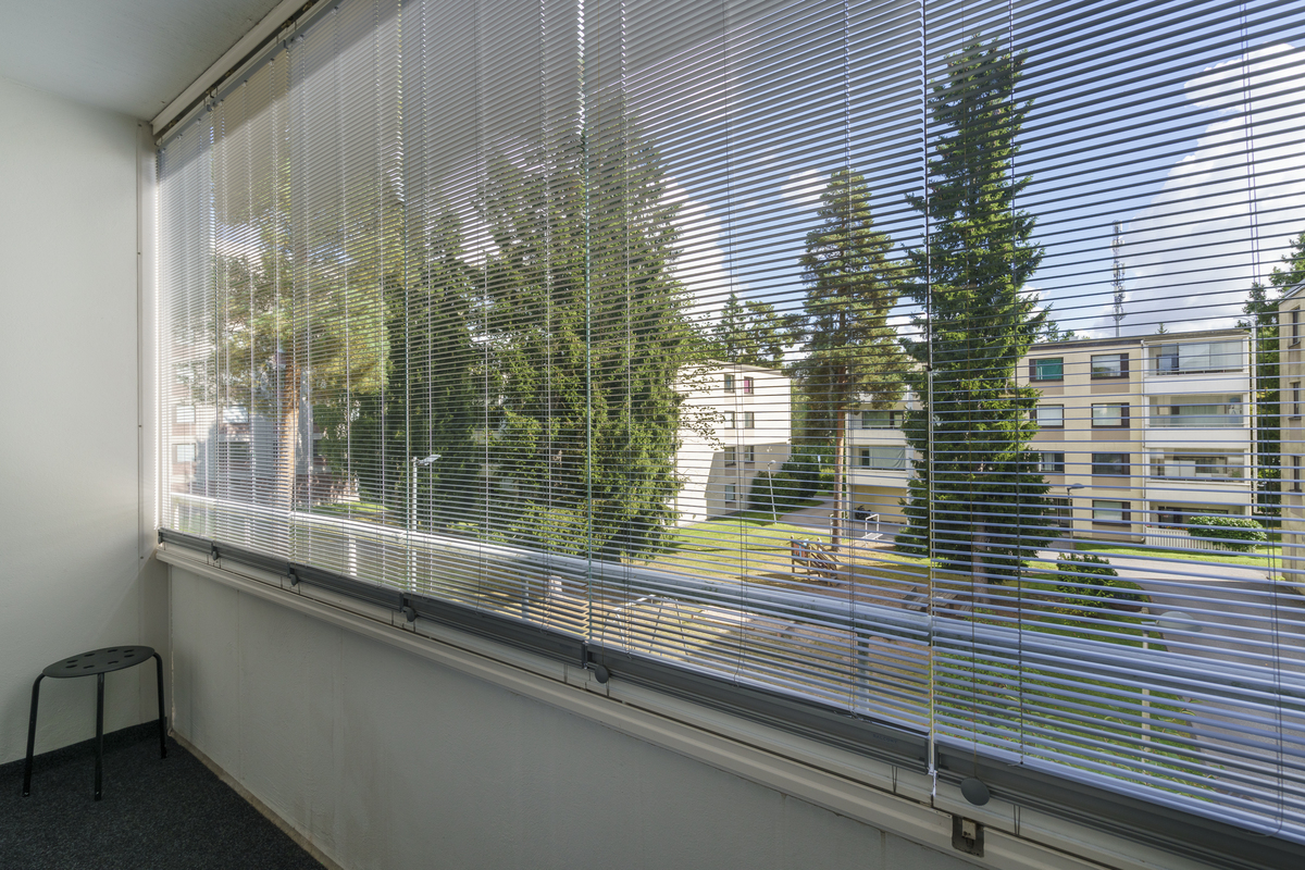 Lasitettu parveke kaihtimin