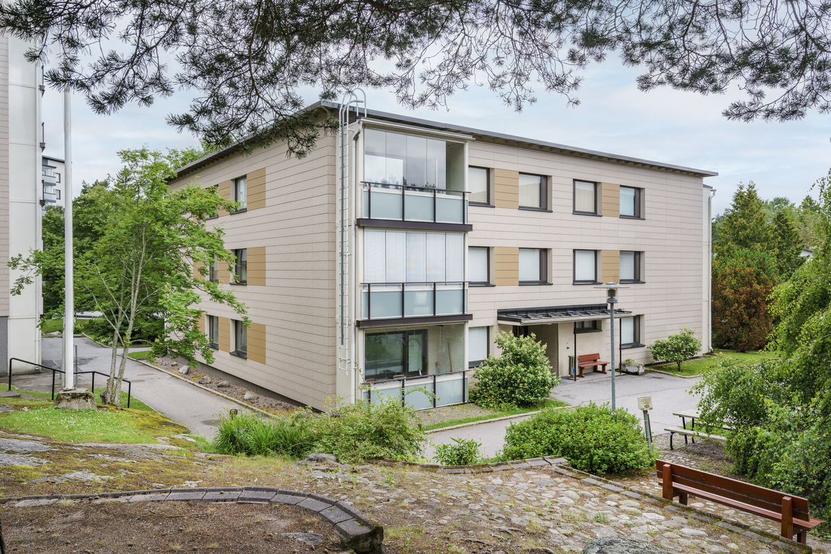 Sisäänkäynnin puolelta